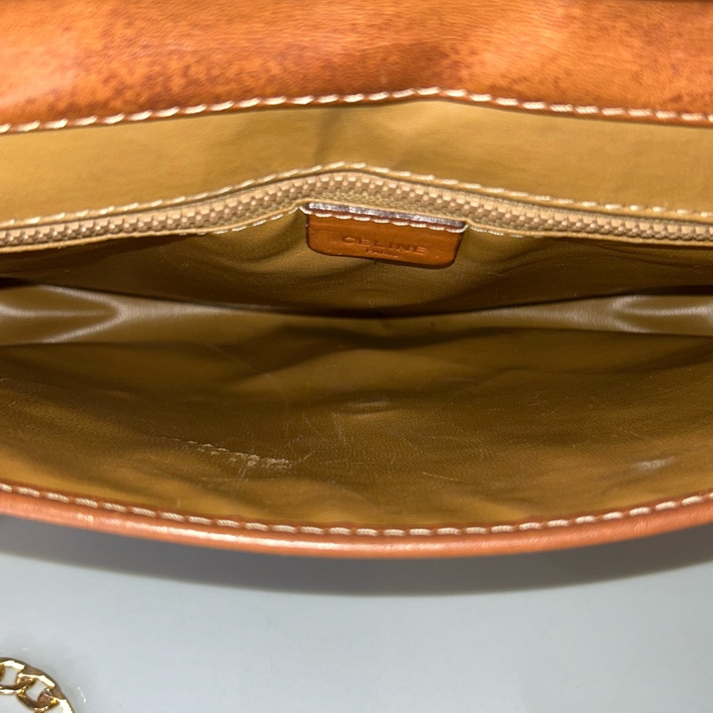 Pre loved Celine Macadam vinyl portfolio crossbody bag - Picture 5 of 15